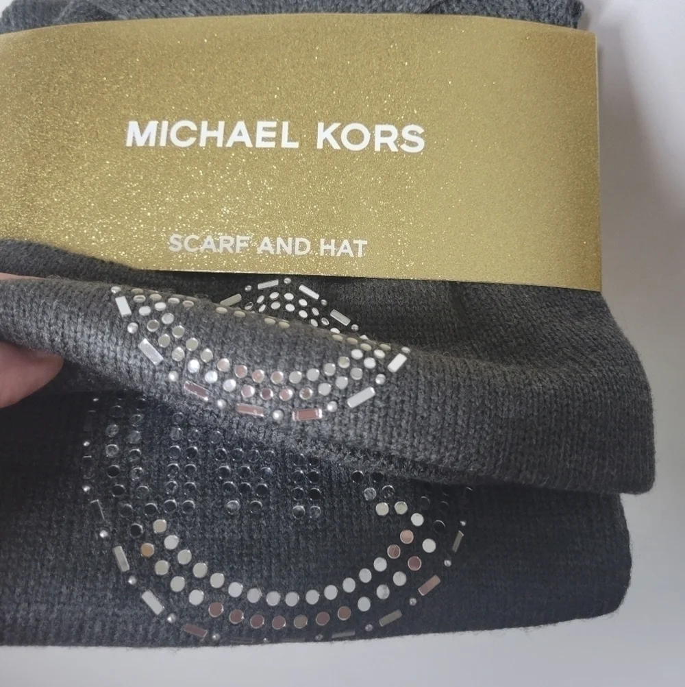NEW! MICHAEL KORS Embellished Bling Hat & Scarf 2pc. Gift Set.